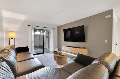 c-15202 Campus Park Dr, Moorpark, CA, 93021-1578 | Card Image