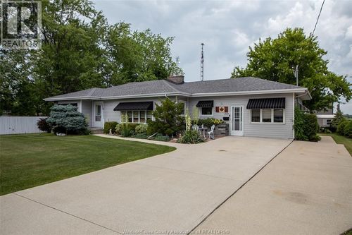 210 Erie St S, Merlin, ON, N0P1W0 | Card Image