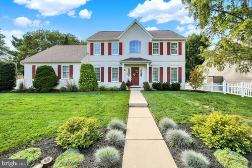 300 Elizabeth Dr, SINKING SPRING, PA, 19608-1157 | Card Image