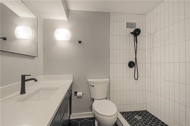 APT-210-211 - 4550 Warwick Blvd, Condo with 3 bedrooms, 3 bathrooms and null parking in Kansas City MO | Image 37