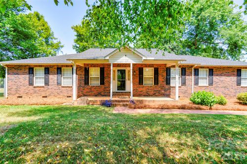 5573 Lennox Dr, Kings Mountain, NC, 28086-8492 | Card Image