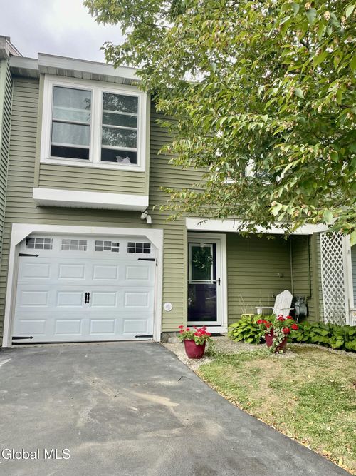 9 Stonehenge Sq, Cohoes, NY, 12047-2106 | Card Image