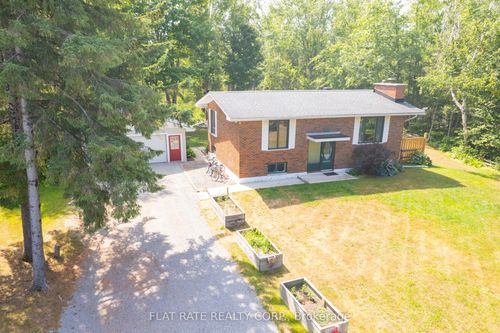 166 Mcfadden Rd, Apsley, ON, K0L1A0 | Card Image