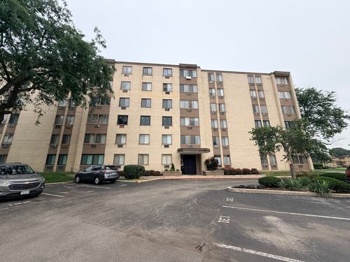 501-9720 S Pulaski Rd, Oak Lawn, IL, 60453 | Card Image