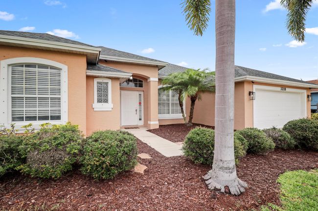 3218 Sw Crumpacker St, House other with 3 bedrooms, 2 bathrooms and null parking in Port Saint Lucie FL | Image 5