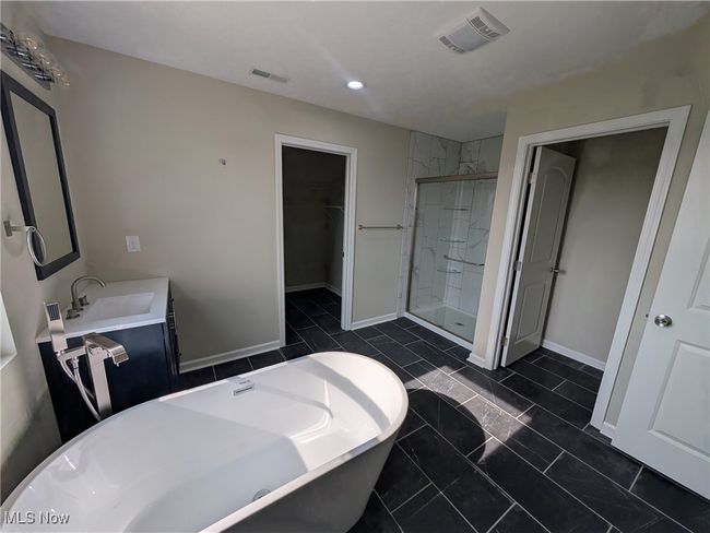 41861 State Route 303, House other with 4 bedrooms, 4 bathrooms and null parking in Lagrange OH | Image 33