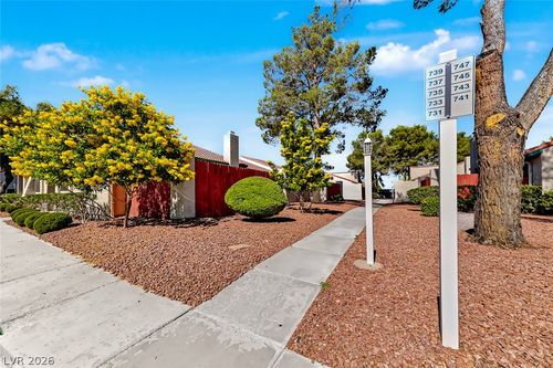 737 Heritage Vista Ave, Henderson, NV, 89015-7561 | Card Image