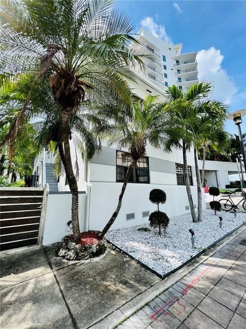 2-1470 Lincoln Ter, Miami Beach, FL, 33139-2111 | Card Image