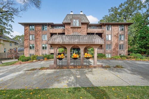 apt-101-4323 Grand Ave, Des Moines, IA, 50312-2438 | Card Image