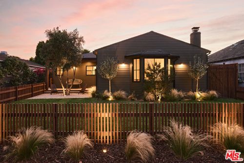 7907 Croydon Ave, Westchester, CA, 90045-3030 | Card Image