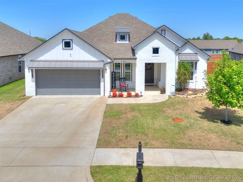 705 W 53rd St, Sand Springs, OK, 74063-3407 | Card Image