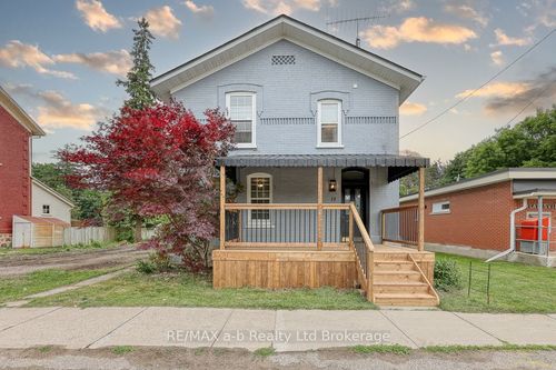 15 Albert St E, Plattsville, ON, N0J1S0 | Card Image