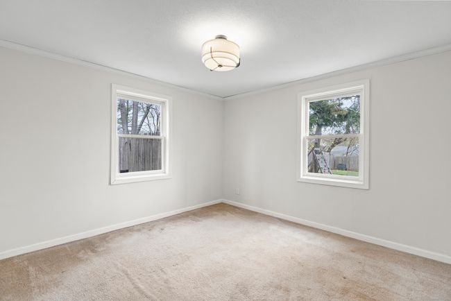 934 Matianuck Ave, House other with 3 bedrooms, 1 bathrooms and 4 parking in Windsor CT | Image 7