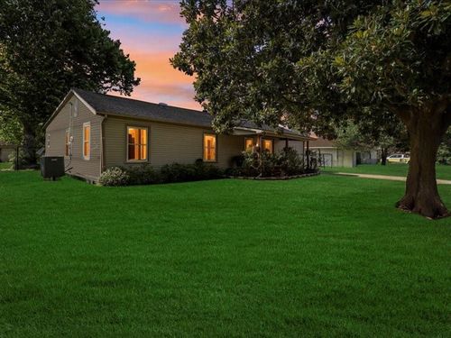 3610 Avenue G, Nederland, TX, 77627-7427 | Card Image