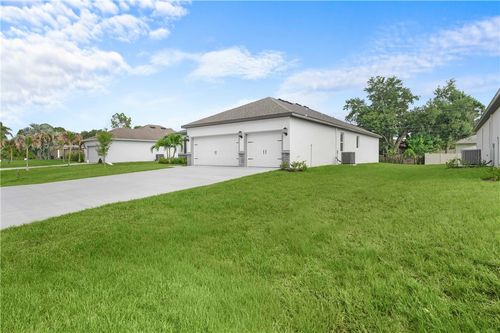 9166 103rd Ct, VERO BEACH, FL, 32967-3089 | Card Image