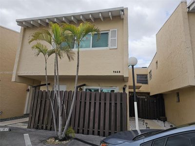 9035 - 9035 Ne 4th Ave Rd, Townhouse with 3 bedrooms, 2 bathrooms and null parking in Miami Shores FL | Image 1