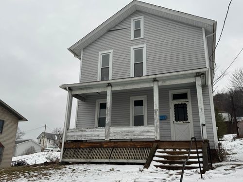 732 E Main St, Reynoldsville, PA, 15851-1602 | Card Image