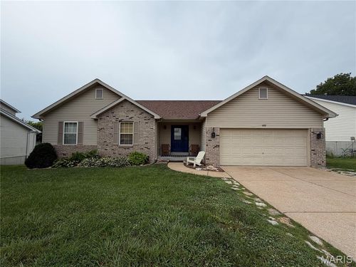 102 Winter Valley Dr, Fenton, MO, 63026-4879 | Card Image