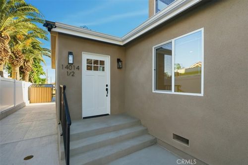 14014 1/2 Hubbard St, Sylmar, CA, 91342-4117 | Card Image