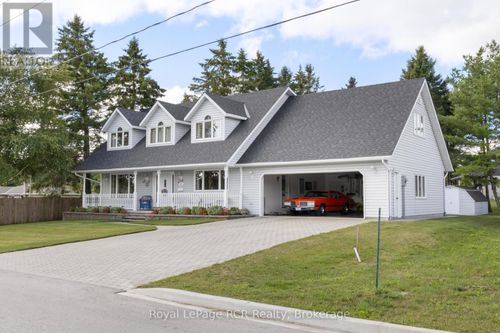 201 Church Street N, Wellington North (Mount Forest), ON, N0G2L0 | Card Image