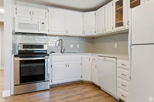 apt-4-995 Center St, Provo, UT, 84606-3520 | Card Image