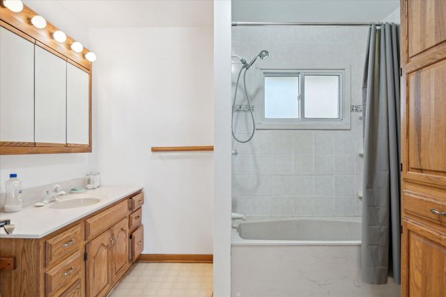 7870 N Meridian Rd, House other with 3 bedrooms, 2 bathrooms and null parking in Jackson MI | Image 10
