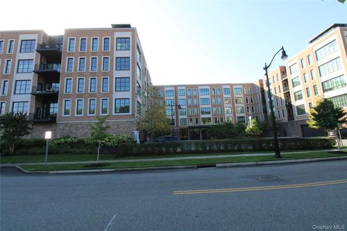 unit-1039-100 Garvies Point Rd, Glen Cove, NY, 11542-5007 | Card Image