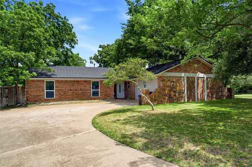 261 Timberlake Dr, Azle, TX, 76020-4041 | Card Image