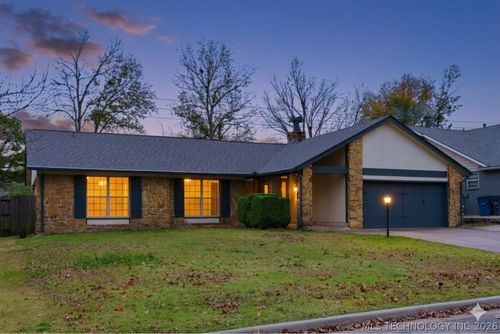 7004 93rd St, Tulsa, OK, 74133-5325 | Card Image