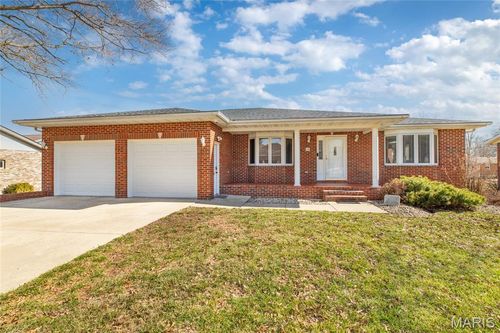 18 Lake Dr, Moro, IL, 62067-1021 | Card Image