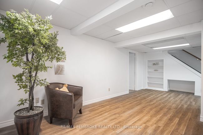 84 Frontenac Cres, House other with 5 bedrooms, 3 bathrooms and 4 parking in Deep River ON | Image 23
