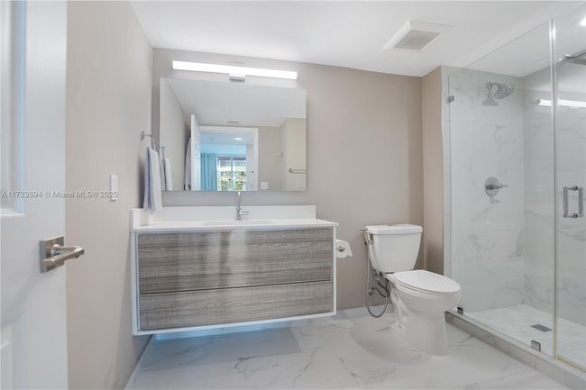APT-704 - 1155 Brickell Bay Dr, Condo with 3 bedrooms, 2 bathrooms and null parking in Miami FL | Image 30