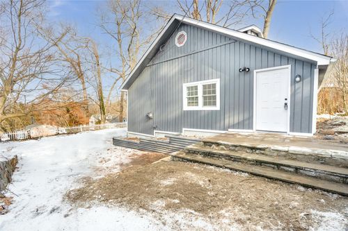 30 Shawnee Rd, Putnam Valley, NY, 10579-2121 | Card Image