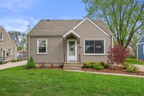 320 W Van Norman Avenue, Milwaukee, WI, 53207 | Card Image