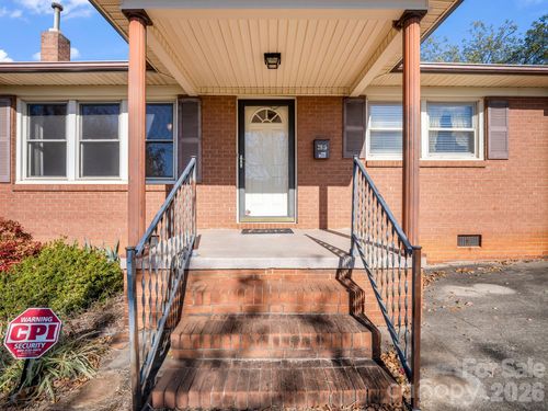 2815 Highland Dr, Lincolnton, NC, 28092-4159 | Card Image