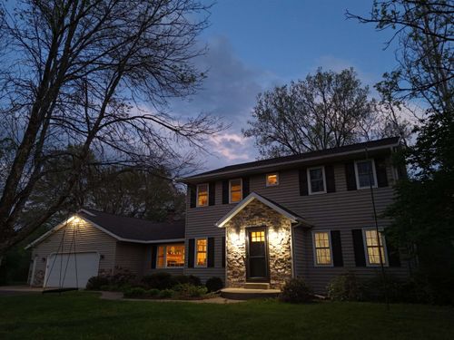 801 Brentwood Dr, PORT EDWARDS, WI, 54469-1172 | Card Image