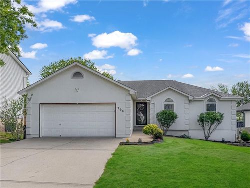 200 Ne 6th St, Blue Springs, MO, 64014-5912 | Card Image