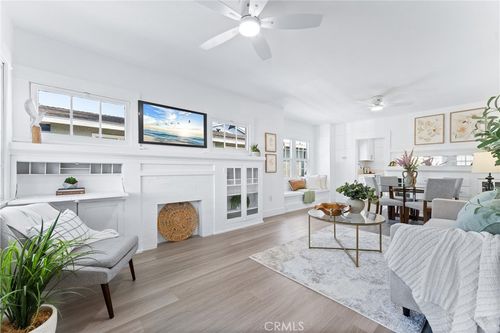765 Loma Ave, Long Beach, CA, 90804-5245 | Card Image