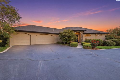 1021 Country Ct, Richland, WA, 99352-9500 | Card Image