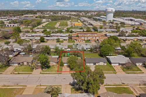 1013 Waverly Dr, Arlington, TX, 76015-3547 | Card Image