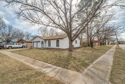 941 Willow Cir S, Burleson, TX, 76028-5124 | Card Image