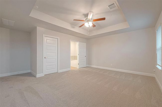 23 Green Briar Loop, House other with 3 bedrooms, 2 bathrooms and 2 parking in Angleton TX | Image 7