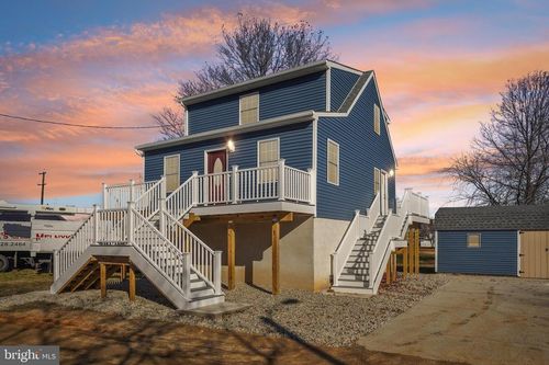 2 River Pl, PENNSVILLE, NJ, 08070-3225 | Card Image