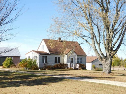 N8621 Wolf River Drive, AHNAPEE, WI, 54201 | Card Image