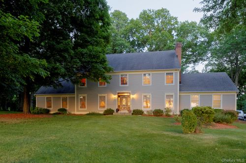 107 Moffat Rd, Washingtonville, NY, 10992-1032 | Card Image