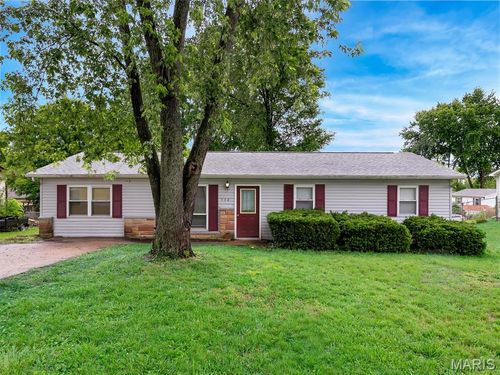 530 Crest St, Saint Clair, MO, 63077-1242 | Card Image
