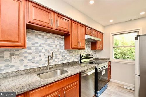 4127 Ferrara Ter, WOODBRIDGE, VA, 22193-5661 | Card Image