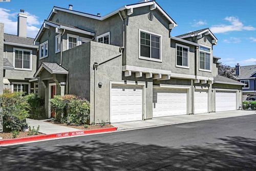 504-51 Bellington Cmn, Livermore, CA, 94551-7560 | Card Image