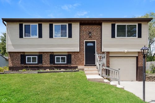 7516 Inverness Dr, Indianapolis, IN, 46237-9682 | Card Image