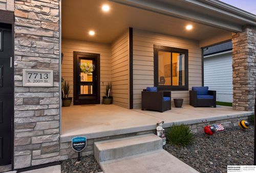 7713 S 200th St, Gretna, NE, 68028-5070 | Card Image